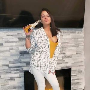 Meet your Posher, Yanela